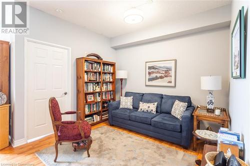 living room - 2300 Parkhaven Boulevard Unit# 407, Oakville, ON - Indoor Photo Showing Living Room