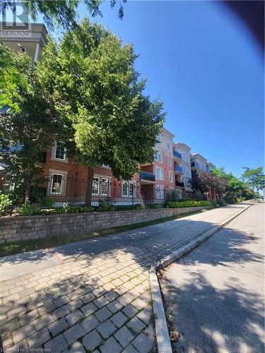 2300 Parkhaven Boulevard Unit# 407, Oakville, ON - Outdoor