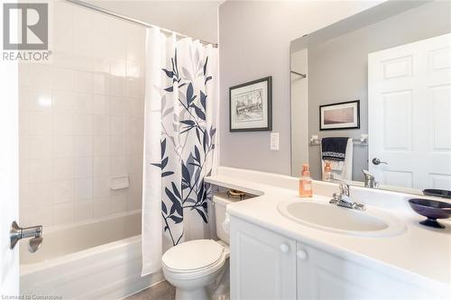 main Bathroom - 2300 Parkhaven Boulevard Unit# 407, Oakville, ON - Indoor Photo Showing Bathroom