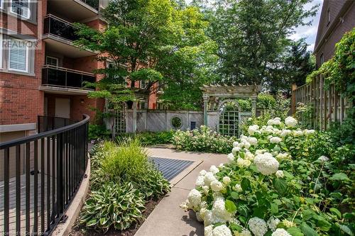 2300 Parkhaven Boulevard Unit# 407, Oakville, ON - Outdoor