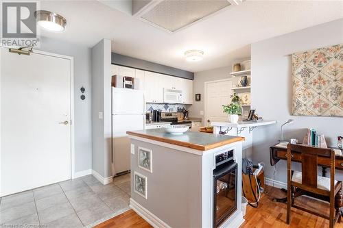 2300 Parkhaven Boulevard Unit# 407, Oakville, ON - Indoor Photo Showing Kitchen