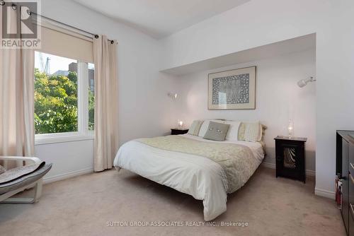 72 Kenwood Avenue, Toronto (Humewood-Cedarvale), ON - Indoor Photo Showing Bedroom