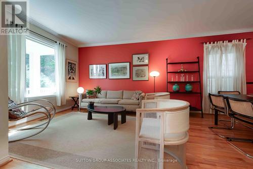 72 Kenwood Avenue, Toronto (Humewood-Cedarvale), ON - Indoor Photo Showing Living Room