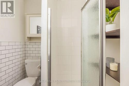 58 West Lynn Avenue, Toronto, ON - Indoor Photo Showing Bathroom