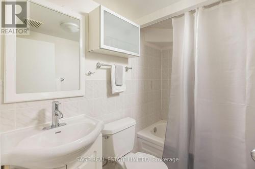 58 West Lynn Avenue, Toronto, ON - Indoor Photo Showing Bathroom