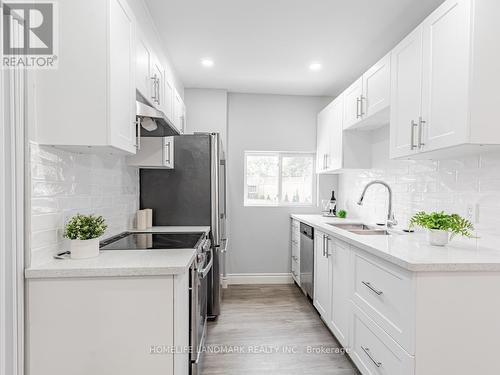 21 East Road, Toronto, ON - Indoor Photo Showing Kitchen