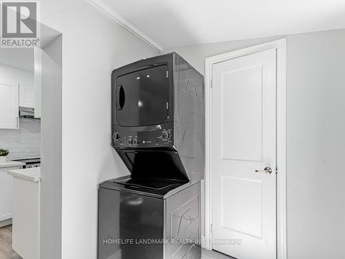 21 East Road, Toronto, ON - Indoor Photo Showing Laundry Room