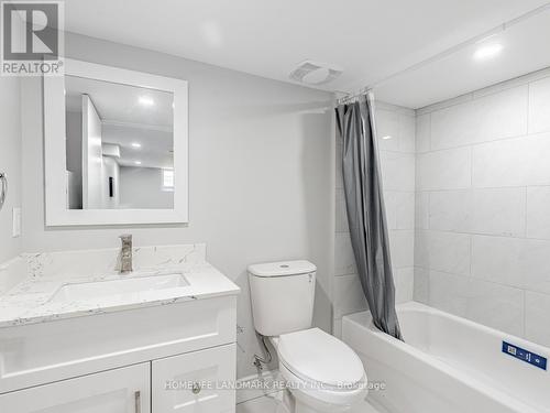 21 East Road, Toronto (Birchcliffe-Cliffside), ON - Indoor Photo Showing Bathroom