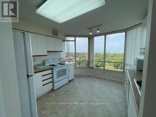 1807 - 1300 Islington Avenue, Toronto (Islington-City Centre West), ON - Indoor Photo Showing Kitchen