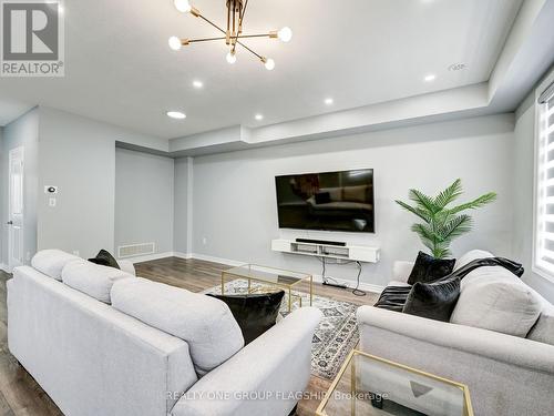 5 Rapids Lane, Hamilton, ON - Indoor Photo Showing Living Room