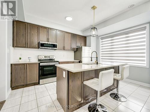 5 Rapids Lane, Hamilton (Vincent), ON - Indoor Photo Showing Kitchen With Upgraded Kitchen