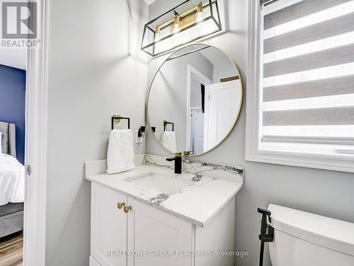 5 Rapids Lane, Hamilton, ON - Indoor Photo Showing Bathroom