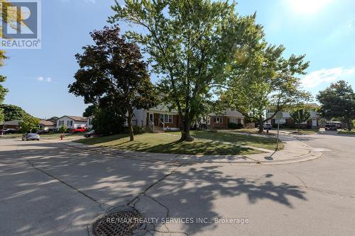 56 Raleigh Court S, Hamilton (Quinndale), ON - Outdoor