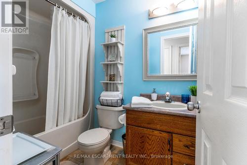 817 Woodside Court, Fort Erie, ON - Indoor Photo Showing Bathroom