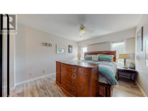 6940 Mountainview Drive Drive, Oliver, BC - Indoor Photo Showing Bedroom