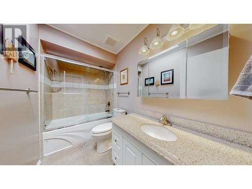 6940 Mountainview Drive Drive, Oliver, BC - Indoor Photo Showing Bathroom