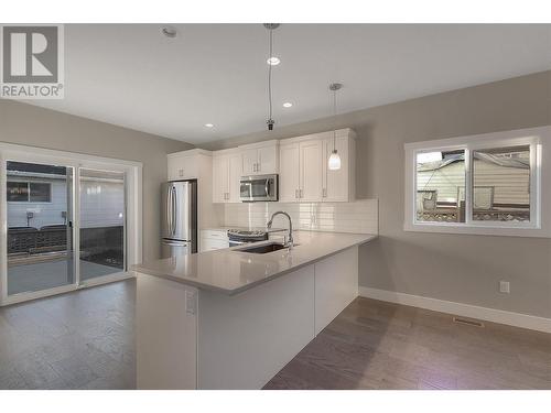 1480 Inkar Road, Kelowna, BC - Indoor Photo Showing Kitchen With Upgraded Kitchen