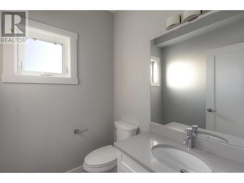 1480 Inkar Road, Kelowna, BC - Indoor Photo Showing Bathroom