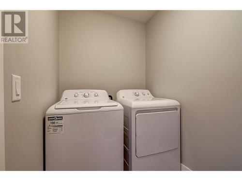 1480 Inkar Road, Kelowna, BC - Indoor Photo Showing Laundry Room