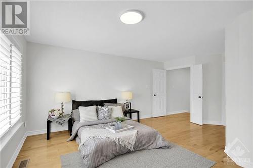 195 Switzer Avenue, Ottawa, ON - Indoor Photo Showing Bedroom