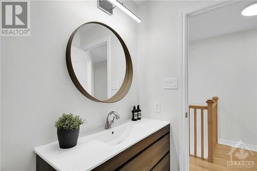 195 Switzer Avenue, Ottawa, ON - Indoor Photo Showing Bathroom