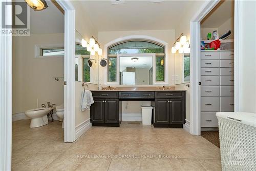 101 Arthur Road, Tay Valley, ON - Indoor Photo Showing Bathroom