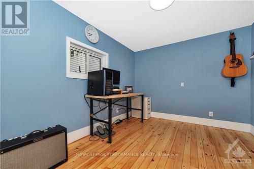 101 Arthur Road, Tay Valley, ON - Indoor Photo Showing Other Room