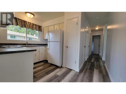 7651 Mcmaster Crescent, Prince George, BC - Indoor Photo Showing Kitchen With Double Sink