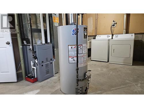 7651 Mcmaster Crescent, Prince George, BC - Indoor Photo Showing Laundry Room