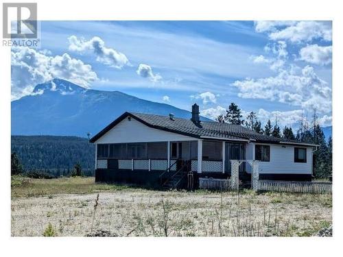 5255 Pitney Road, Valemount, BC - Outdoor