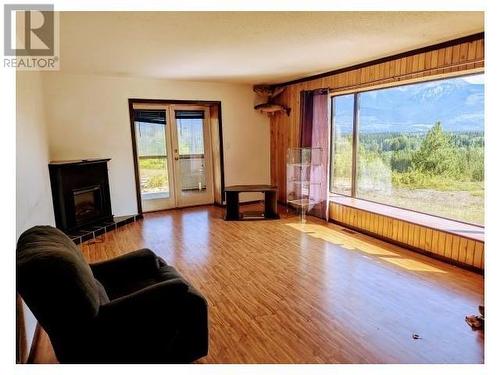 5255 Pitney Road, Valemount, BC - Indoor With Fireplace