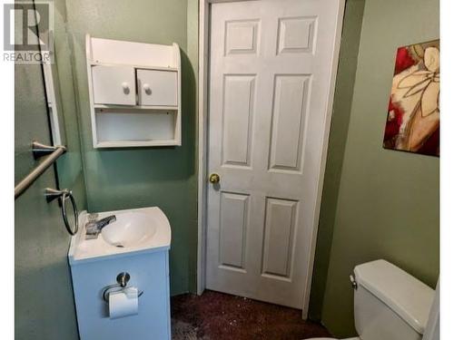 5255 Pitney Road, Valemount, BC - Indoor Photo Showing Bathroom