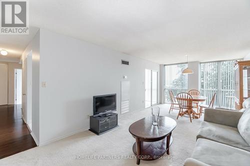 408 - 350 Webb Drive, Mississauga (City Centre), ON - Indoor Photo Showing Living Room