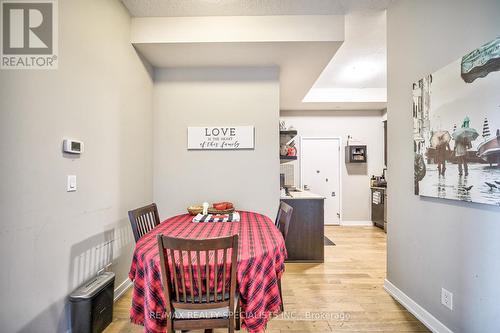 621 - 4011 Brickstone Mews, Mississauga (City Centre), ON - Indoor Photo Showing Dining Room