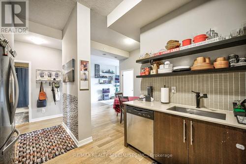 621 - 4011 Brickstone Mews, Mississauga (City Centre), ON - Indoor Photo Showing Kitchen