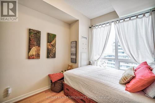 621 - 4011 Brickstone Mews, Mississauga (City Centre), ON - Indoor Photo Showing Bedroom