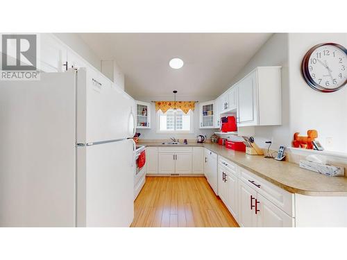 9400 115Th Street Unit# 48, Osoyoos, BC - Indoor Photo Showing Kitchen With Double Sink