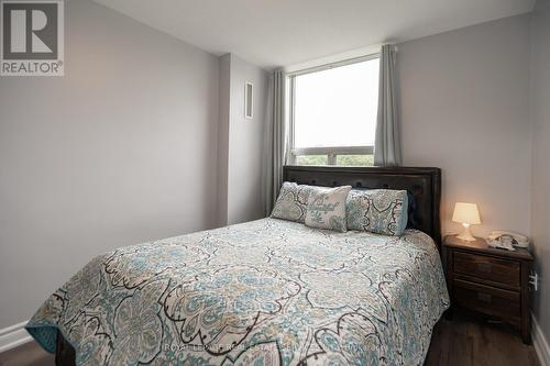 908 - 20 Edgecliff Golfway, Toronto, ON - Indoor Photo Showing Bedroom