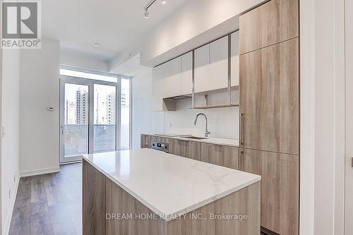 806 - 15 Holmes Avenue, Toronto (Willowdale East), ON - Indoor Photo Showing Kitchen