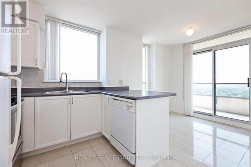 3605 - 23 Hollywood Avenue, Toronto, ON - Indoor Photo Showing Kitchen With Double Sink