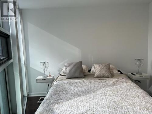 302 - 12 York Street, Toronto, ON - Indoor Photo Showing Bedroom