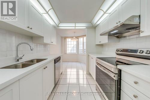 807 - 188 Bonis Avenue, Toronto (Tam O'Shanter-Sullivan), ON - Indoor Photo Showing Kitchen With Double Sink With Upgraded Kitchen