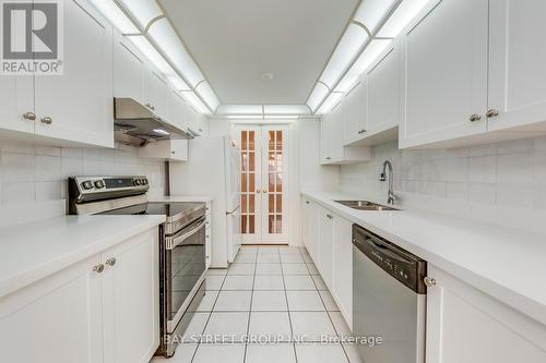 807 - 188 Bonis Avenue, Toronto (Tam O'Shanter-Sullivan), ON - Indoor Photo Showing Kitchen With Double Sink