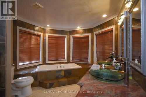 70 Kilkenny Trail S, Bradford West Gwillimbury, ON - Indoor Photo Showing Bathroom