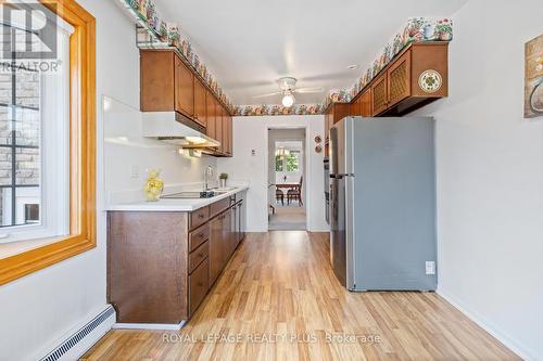 3690 Bluestream Crescent, Mississauga, ON - Indoor Photo Showing Kitchen