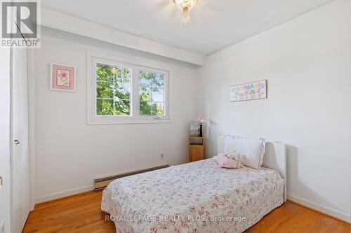 3690 Bluestream Crescent, Mississauga, ON - Indoor Photo Showing Bedroom