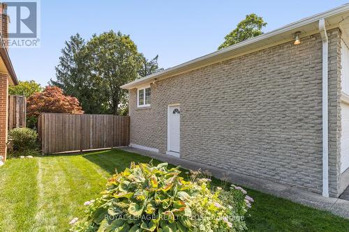 3690 Bluestream Crescent, Mississauga (Applewood), ON - Outdoor