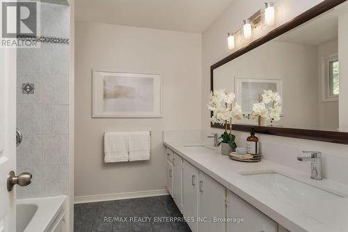 1115 Saginaw Crescent, Mississauga, ON - Indoor Photo Showing Bathroom