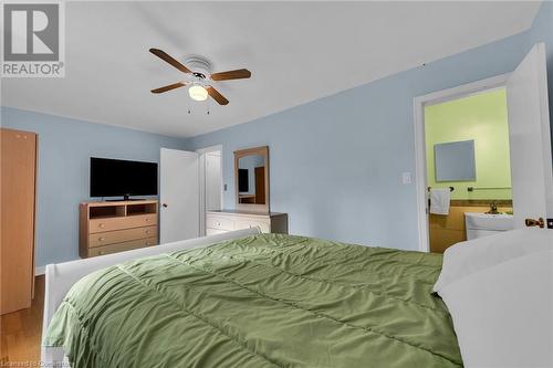 18 Eaton Place, Hamilton, ON - Indoor Photo Showing Bedroom