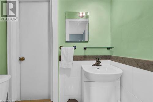 18 Eaton Place, Hamilton, ON - Indoor Photo Showing Bathroom